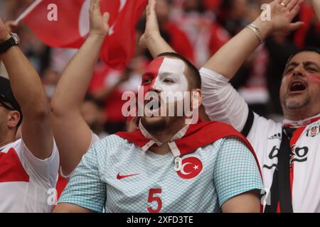 Leipzig, 2. Juli 2024. Türkiye-Fans während des Spiels zwischen Österreich und Türkiye. Uefa Euro 2024 Deutschland. Achtelrunde. Stockfoto