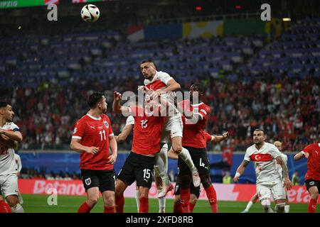 Michael Gregoritsch (Österreich)Philipp Lienhart (Österreich)Merih Demiral (Turkiye)Kevin Danso (Österreich) während des Spiels zur UEFA Euro Deutschland 2024 zwischen Österreich 1-2 Türkei im Leipziger Stadion am 02. Juli 2024 in Leipzig. Quelle: Maurizio Borsari/AFLO/Alamy Live News Stockfoto