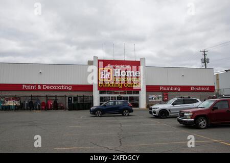 Beschilderung für das Zentrum für Heimwerkergebäude an der Main Street in Fredericton, New Brunswick, Kanada Stockfoto