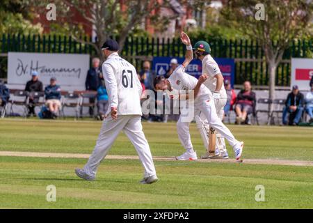 James Anderson Bowling während des Spiels von Lancashire gegen Nottinghamshire County 02.07.24 Stockfoto