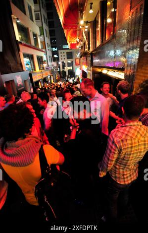 Die lebhafte Bar Lan Kwai Fong in Hongkong. Stockfoto