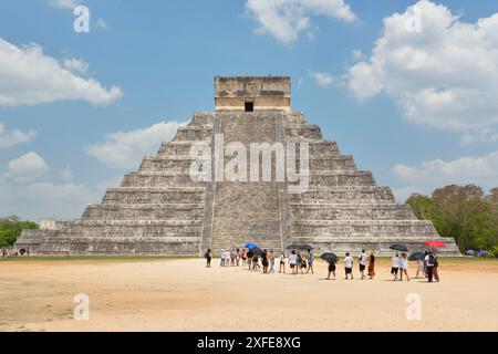 Mexiko, Bundesstaat Yucatan, archäologische Stätte von Chichen Itza, die von der UNESCO zum Weltkulturerbe erklärt wurde, El Castillo oder Kukulkan-Pyramide Stockfoto