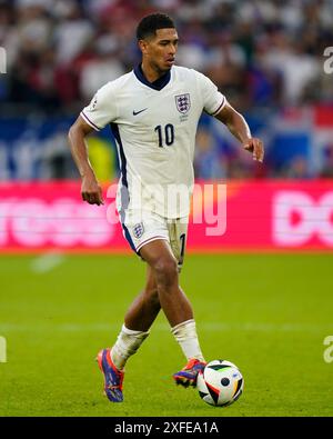 Gelsenkirchen, Deutschland. 30. Juni 2024. Jude Bellingham aus England spielte während des Achtelfinale der UEFA Euro 2024 zwischen England und der Slowakei am 30. Juni 2024 im Veltins-Arena-Stadion in Gelsenkirchen. (Foto: Sergio Ruiz/PRESSINPHOTO) Credit: PRESSINPHOTO SPORTS AGENCY/Alamy Live News Stockfoto