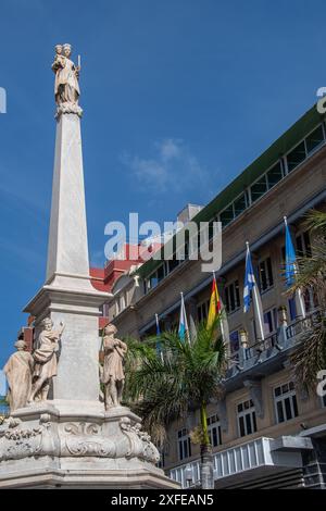 Santa Cruz de Teneriffa, Spanien 5. September 2023, das Skulpturendenkmal „Triunfo de Candelaria“ in Santa Cruz de Teneriffa Stockfoto