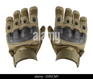 Militärhandschuhe, taktische Handschuhe, Schutzhandschuhe isoliert weißen Hintergrund. Jagd Vollfinger Handschuhe isoliert auf weißem Hintergrund. Stockfoto