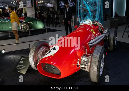 Paris, Frankreich - Rétromobile 2023. Sehen Sie sich einen roten Ferrari 500 F2 von 1954 an. Fahrgestellnr 0480. Stockfoto