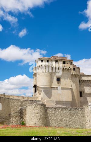 Außenansicht der mittelalterlichen Burg Cuellar, Provinz Segovia, Castilla Leon in Spanien. Stockfoto