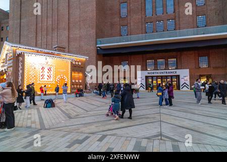 Weihnachtsfeier im Battersea Power Station, London Stockfoto