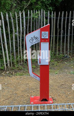 Ladestation für E-Bikes, Frankreich, Bretagne, Treveneuc Stockfoto