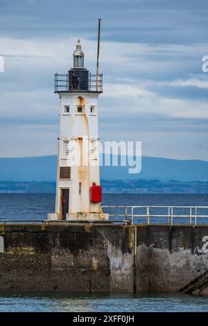 Chalmers Lighthouse an der West Breakwater of Anstruther Harbour im East Neuk of Fife Stockfoto