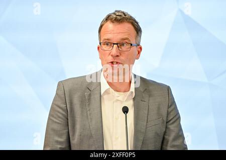 Pressekonferenz WKO Oberoesterreich, Ooe., Now4Tomorrow 03.07.2024, Linz, AUT, Pressekonferenz WKO Oberoesterreich, Ooe., Now4Tomorrow - Wir muessen die Zukunft jetzt gestalten, im Bild Johannes Kopf, Vorstandsvorsitzender AMS Oesterreich Oberoesterreich *** Pressekonferenz WKO Oberoesterreich, Ooe, Ooe , Now4Tomorrow 03 07 2024, Linz, AUT, Pressekonferenz WKO Oberoesterreich, Ooe , Now4Tomorrow Wir müssen die Zukunft jetzt gestalten, Now4Tomorrow im Bild Johannes Kopf, Vorsitzender des Vorstands AMS Oesterreich Oberoesterreich Pressekonferenz WKO Oberoesterreich, Ooe., Now4Tomorrow, 03.07.2024-21 Stockfoto