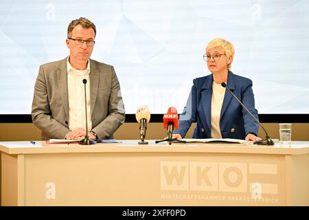 Pressekonferenz WKO Oberoesterreich, Ooe., Now4Tomorrow 03.07.2024, Linz, AUT, Pressekonferenz WKO Oberoesterreich, Ooe., Now4Tomorrow - Wir muessen die Zukunft jetzt gestalten, im Bild Johannes Kopf, Vorstandsvorsitzender AMS Oesterreich, Doris Hummer Praesidentin der Wirtschaftskammer Ooe Oberoesterreich *** Pressekonferenz WKO Oberoesterreich, Ooe , Now4Tomorrow 03 07 2024, Linz, AUT, Pressekonferenz WKO Oberoesterreich, Ooe , Ooe , Ooe , Pressekonferenz jetzt müssen wir die Zukunft gestalten, in dem Bild Johannes Kopf, Vorsitzender des Vorstands AMS Oesterreich, Doris Hummer Präsidentin der Handelskammer Stockfoto