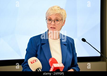 Pressekonferenz WKO Oberoesterreich, Ooe., Now4Tomorrow 03.07.2024, Linz, AUT, Pressekonferenz WKO Oberoesterreich, Ooe., Now4Tomorrow - Wir muessen die Zukunft jetzt gestalten, im Bild Doris Hummer Praesidentin der Wirtschaftskammer Ooe Oberoesterreich *** Pressekonferenz WKO Oberoesterreich, Ooe, Ooe , Now4Tomorrow 03 07 2024, Linz, AUT, Pressekonferenz WKO Oberoe , Now4Tomorrow Wir müssen die Zukunft jetzt gestalten, Ooe im Bild Doris Hummer Präsidentin der Oberösterreichischen Handelskammer Oberösterreich Pressekonferenz WKO Oberoesterreich, Ooe., Now4Tomorrow, 03.07.2024-14 Stockfoto