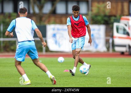 Bochum, Deutschland. Juli 2024. Fussball: Bundesliga; VfL Bochum Trainingsauftakt, Bochumer Bernardo hat den Ball auf den Füßen. Quelle: Tim Rehbein/dpa/Alamy Live News Stockfoto