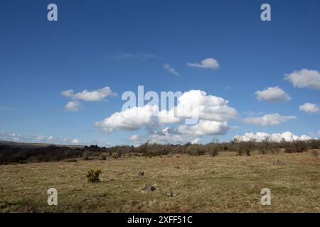 Hutton Roof Crags oberhalb von Burton in Kendal Westmorland und Furness, ehemals Cumbria England Stockfoto