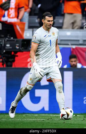 MÜNCHEN - 2. JULI 2024: Das Fußballspiel der EURO 2024 Rumänien gegen die Niederlande in der Alianz Arena Stockfoto