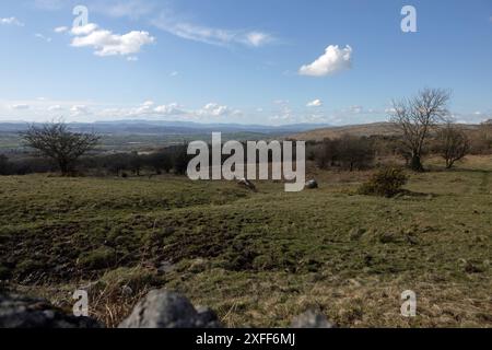 Hutton Roof Crags oberhalb von Burton in Kendal Westmorland und Furness, ehemals Cumbria England Stockfoto