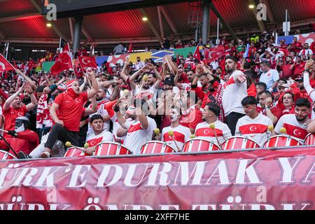 Leipzig, 2. Juli 2024: Turkiye-Fans im Stadion beim UEFA EURO 2024 Deutschland-Spiel zwischen Österreich und Turkiye im Leipziger Stadion. (Daniela Porcelli/SPP) Stockfoto