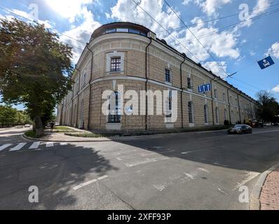 KIEW, UKRAINE - 28. JUNI 2024 - das nationale Kunst- und Kulturmuseum Mystetskyi Arsenal ist die wichtigste öffentliche Kulturinstitution der Ukraine in der Lavrska Straße 10–12 in Kiew, Ukraine. Kiew, Hauptstadt der Ukraine. Stockfoto