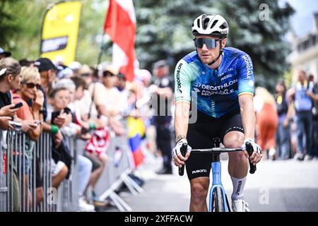 Saint Jean De Maurienne, Frankreich. Juli 2024. Der irische Sam Bennett vom Decathlon AG2R La Mondiale Team wurde am Mittwoch, den 03. Juli 2024, zu Beginn der 5. Etappe des Tour de France-Rennens 2024 von Saint-Jean-de-Maurienne nach Saint-Vulbas (177, 4 km) in Frankreich gezeigt. Die 111. Ausgabe der Tour de France beginnt am Samstag, den 29. Juni und endet am 21. Juli in Nizza. BELGA FOTO JASPER JACOBS Credit: Belga News Agency/Alamy Live News Stockfoto