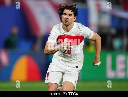 Leipzig, Deutschland. Juli 2024. Ferdi Kadioglu aus Turkiye spielte am 2. Juli 2024 im Red Bull Arena Stadion in Leipzig während des UEFA Euro 2024-Spiels zwischen Österreich und Turkiye im Achtelfinale. (Foto: Bagu Blanco/PRESSINPHOTO) Credit: PRESSINPHOTO SPORTS AGENCY/Alamy Live News Stockfoto