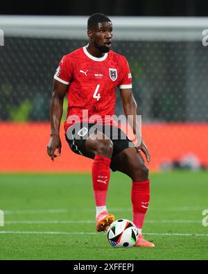 Leipzig, Deutschland. Juli 2024. Kevin Danso aus Österreich spielte während des Spiels der UEFA Euro 2024 zwischen Österreich und Turkiye im Achtelfinale am 2. Juli 2024 im Red Bull Arena Stadium in Leipzig. (Foto: Bagu Blanco/PRESSINPHOTO) Credit: PRESSINPHOTO SPORTS AGENCY/Alamy Live News Stockfoto