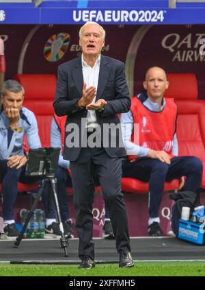 Juli 2024 - Frankreich gegen Belgien - UEFA Euro 2024 - R16 - Düsseldorf. France Manager Didier Deschamps. Bild : Mark Pain / Alamy Live News Stockfoto