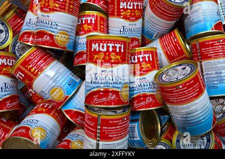 Mutti Parma, Tomaten Fruchtfleisch, Polpa aus Italien, Konservendose *** Mutti Parma, Tomatenmark, Polpa aus Italien, Dose Stockfoto