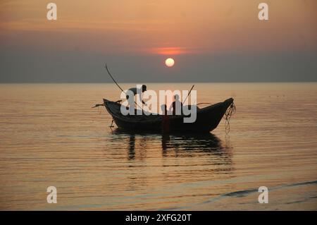 Das Leben der armen Fischer in Kuakata bleibt gleich. Das Foto wurde nach Sidr aufgenommen. Dezember 2007 Stockfoto