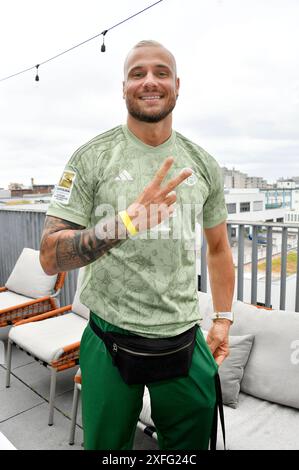 Eric Sindermann beim Mates Date Influencer Event auf der Berlin Fashion Week S/S 2025 im Atelier Rooftop. Berlin, 02.07.2024 *** Eric Sindermann beim Mates Date Influencer Event auf der Berlin Fashion Week S 2025 im Atelier Rooftop Berlin, 02 07 2024 Foto:Xn.xKubelkax/xFuturexImagex Mates 4613 Stockfoto
