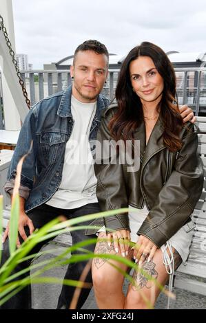 Henning Merten und Denise Kappes beim Mates Date Influencer Event auf der Berlin Fashion Week S/S 2025 im Atelier Rooftop. Berlin, 02.07.2024 *** Henning Merten und Denise Kappes beim Mates Date Influencer Event auf der Berlin Fashion Week S 2025 im Atelier Rooftop Berlin, 02 07 2024 Foto:Xn.xKubelkax/xFuturexImagex Mates 4611 Stockfoto