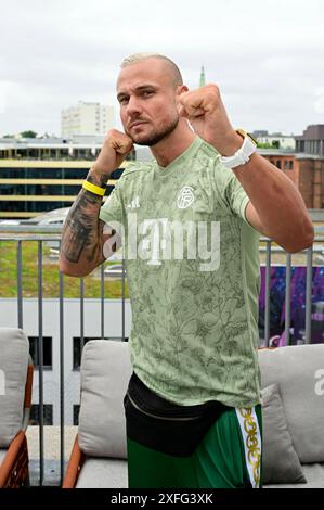 Eric Sindermann beim Mates Date Influencer Event auf der Berlin Fashion Week S/S 2025 im Atelier Rooftop. Berlin, 02.07.2024 *** Eric Sindermann beim Mates Date Influencer Event auf der Berlin Fashion Week S 2025 im Atelier Rooftop Berlin, 02 07 2024 Foto:XM.xWehnertx/xFuturexImagex Mates 4654 Stockfoto
