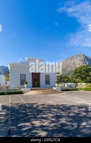 Das Saasveld Building und das Hugenot Memorial Museum, Franschhoek, Westkap, Südafrika, Afrika Stockfoto