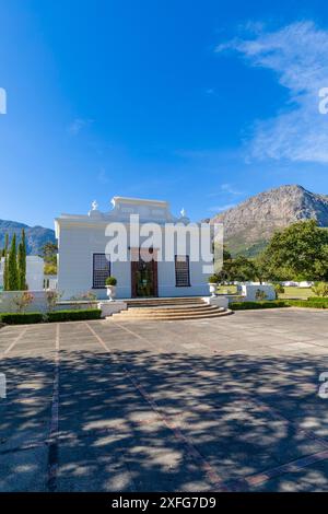 Das Saasveld Building und das Hugenot Memorial Museum, Franschhoek, Westkap, Südafrika, Afrika Stockfoto