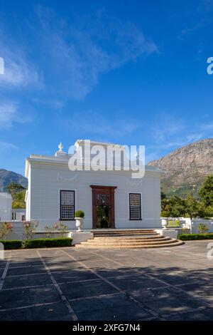 Das Saasveld Building und das Hugenot Memorial Museum, Franschhoek, Westkap, Südafrika, Afrika Stockfoto