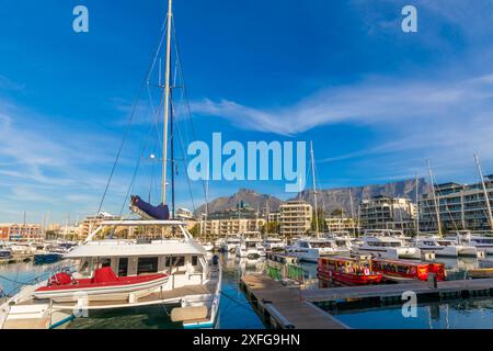 V & A Waterfront und Tafelberg, Kapstadt, Westkapprovinz, Südafrika, Afrika Stockfoto