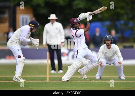 Beckenham, England. Juli 2024. Kavem Hodge schlägt am ersten Tag des Tourspiels zwischen dem First Class County Select XI und West Indies. Kyle Andrews/Alamy Live News Stockfoto