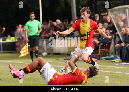 Zutphen, Niederlande. Juli 2024. ZUTPHEN, NIEDERLANDE - 3. JULI: Jakob Breum von Go Ahead Eagles während des oefenwedstrijd-Spiels zwischen Go Ahead Eagles und Telstar bei AZC am 3. Juli 2024 in Zutphen, Niederlande. (Foto: Peter Lous/BSR Agency) Credit: BSR Agency/Alamy Live News Stockfoto