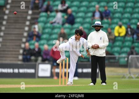 Beckenham, England. Juli 2024. Farhan Ahmed während des ersten Tages des Tourspiels zwischen dem First-Class County Select XI und West Indies. Kyle Andrews/Alamy Live News Stockfoto