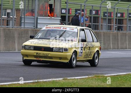 Samuel Ashby, Thomas Grindall, MG Maestro, HRDC „Gerry Marshall“ Trophy Series, Motor Racing Legends, Snetterton Classic, ein fünfundvierzigminütiges Rennen mit Stockfoto