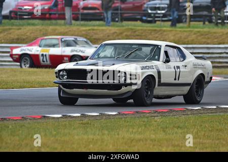 Fred Shepherd, Bill Shepherd, Ford Boss Mustang 302, HRDC Gerry Marshall Trophy Series, Motor Racing Legends, Snetterton Classic, 5 Minuten Stockfoto