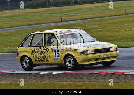 Samuel Ashby, Thomas Grindall, MG Maestro, HRDC „Gerry Marshall“ Trophy Series, Motor Racing Legends, Snetterton Classic, ein fünfundvierzigminütiges Rennen mit Stockfoto