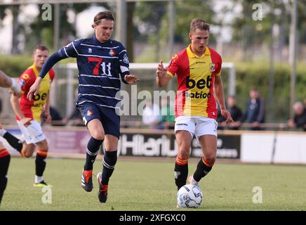 Zutphen, Niederlande. Juli 2024. ZUTPHEN, NIEDERLANDE - 3. JULI: Mathis Surray von Go Ahead Eagles während des oefenwedstrijd-Spiels zwischen Go Ahead Eagles und Telstar bei AZC am 3. Juli 2024 in Zutphen, Niederlande. (Foto: Peter Lous/BSR Agency) Credit: BSR Agency/Alamy Live News Stockfoto