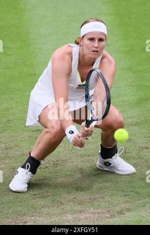 London, Großbritannien. Juli 2024. Die belgische Minnen wurde während eines Tennisspiels gegen die Italienerin Paolini in der zweiten Runde des Damen-Einzelwettbewerbs des Wimbledon Grand Slam Turniers 2024 im All England Tennis Club im Südwesten Londons, Großbritannien, am Mittwoch, den 03. Juli 2024, in Aktion gestellt. BELGA FOTO BENOIT DOPPAGNE Credit: Belga News Agency/Alamy Live News Stockfoto