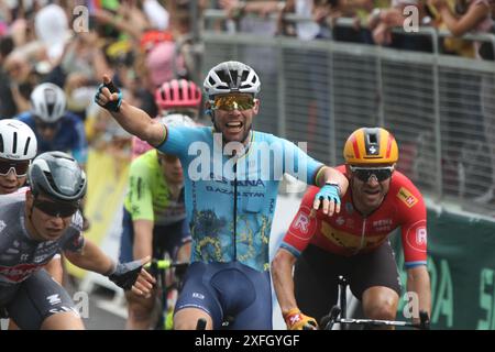 Mark Cavendish auf der fünften Etappe der Tour de France 2024 stellte mit 35 Etappensiegen einen historischen Rekord auf Stockfoto