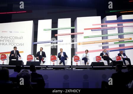 Sankt Petersburg, Russland. Juli 2024. Er nimmt an der Plenartagung Growth under Constraints im Rahmen des Finanzkongresses der Bank von Russland Teil. Quelle: SOPA Images Limited/Alamy Live News Stockfoto