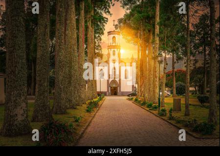 Die Kirche von Sao Nicolau, Sete Cidades, Sao Miguel Island, Azoren. Stockfoto