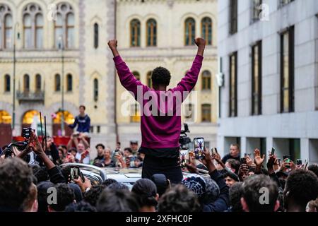 Oslo 20240703. Darren Jason Watkins Jr. , bekannt als YouTuber IShowSpeed, streamt am Mittwochabend live aus einem Laden im Zentrum von Oslo. Foto: Fredrik Varfjell / NTB Stockfoto