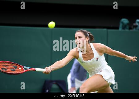 Wimbledon, London, Großbritannien. Juli 2024. Emma Navarro aus den Vereinigten Staaten bei ihrem Sieg in der zweiten Runde gegen Naomi Osaka in der zweiten Runde in Wimbledon, Credit: Adam Stoltman/Alamy Live News Stockfoto