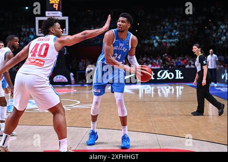 Piräus, Piräus, Griechenland. Juli 2024. 34 GIANNIS ANTETOKOUNMPO aus Griechenland spielt während des Olympischen Qualifikationsturniers 2024 der FIBA, dem Spiel zwischen der Dominikanischen Republik und Griechenland im Peace & Friendship Stadium am 3. Juli 2024 in Piräus, Griechenland. (Kreditbild: © Stefanos Kyriazis/ZUMA Press Wire) NUR REDAKTIONELLE VERWENDUNG! Nicht für kommerzielle ZWECKE! Stockfoto